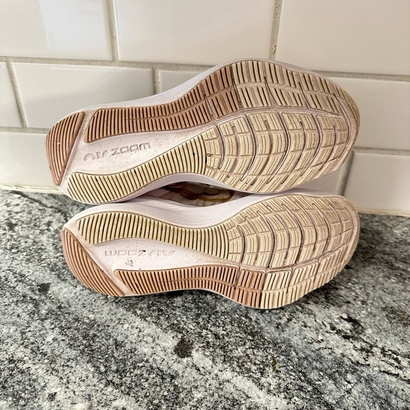 NIKE Woman Zoom WinFlo 8 Maeve running activewear athleisure casual sneaker 7.5 - Picture 10 of 12